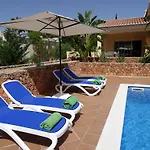 Casa Dos Cedros * カルヴォエイロ