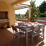 Casa Dos Cedros * カルヴォエイロ
