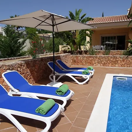 Casa Dos Cedros * Καρβοέιρο